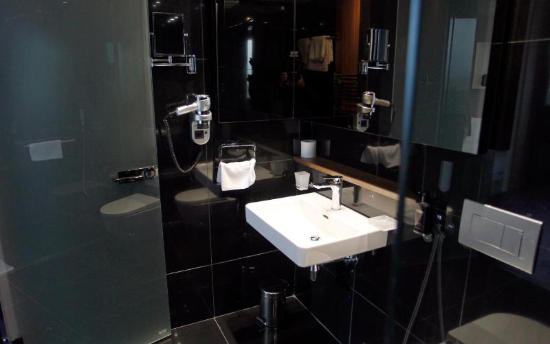 Executive Suite image 4