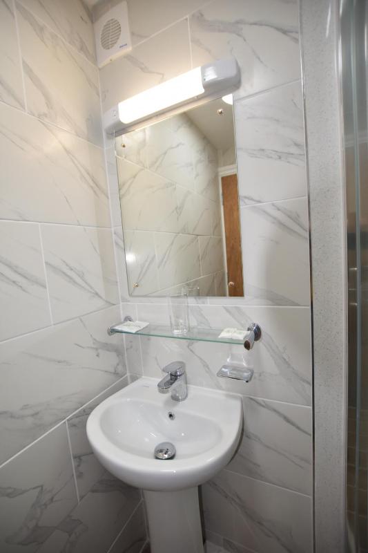 Single Room image 1