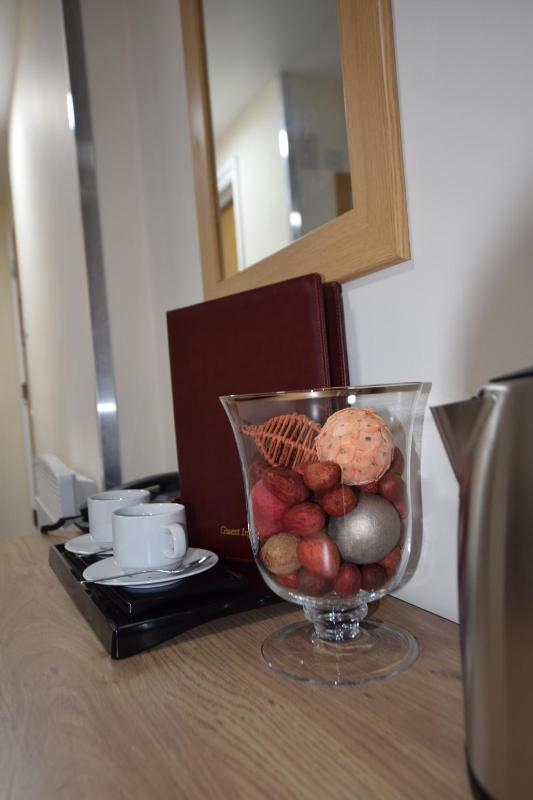 Double Room image 3