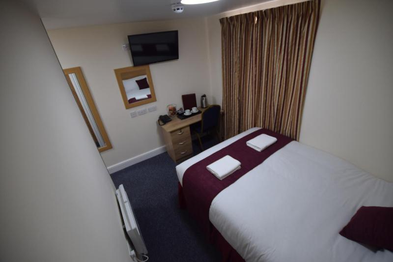 Single Room image 4