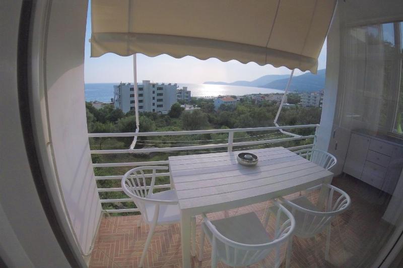 Apartment with Sea View image 3