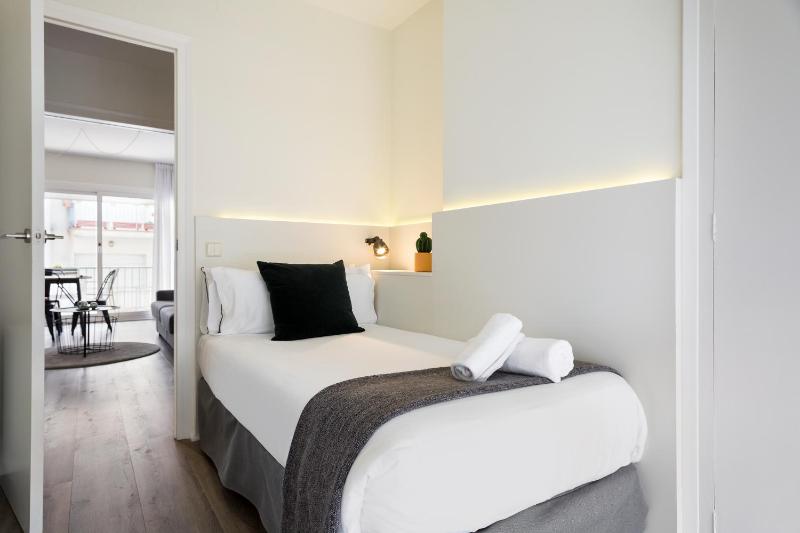 Sitges Group Calm Beach - image 18