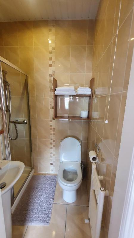 Small Double Room image 2