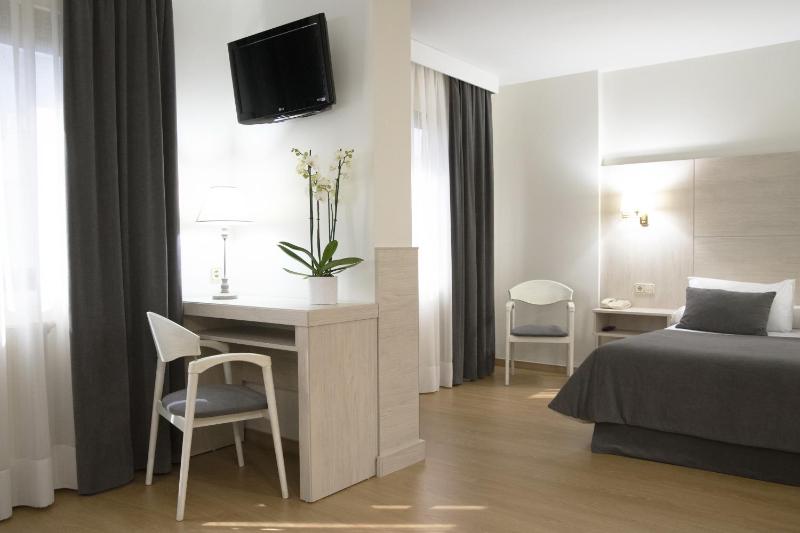 Family Double Room image 3