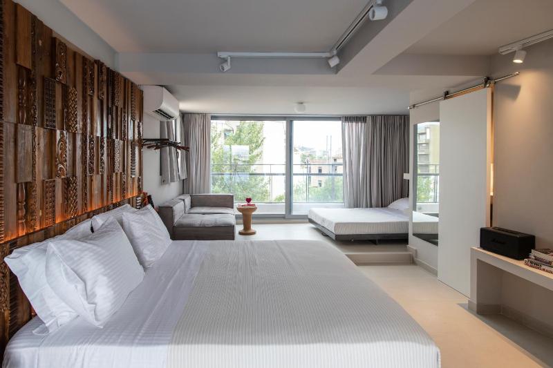 Junior Suite with Private Pool image 2