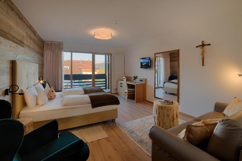 Suite with Mountain View image 4