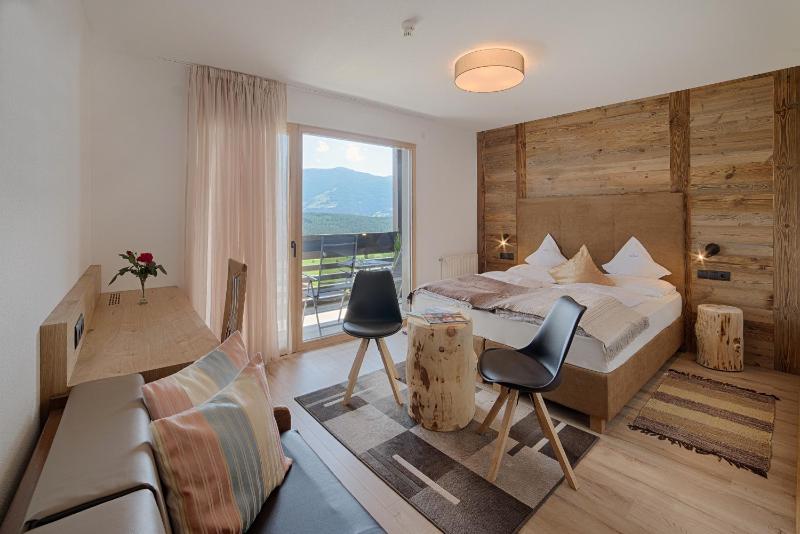 Suite with Mountain View image 4