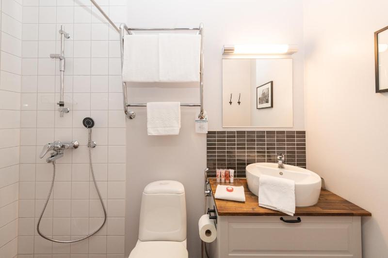 Double Room image 3