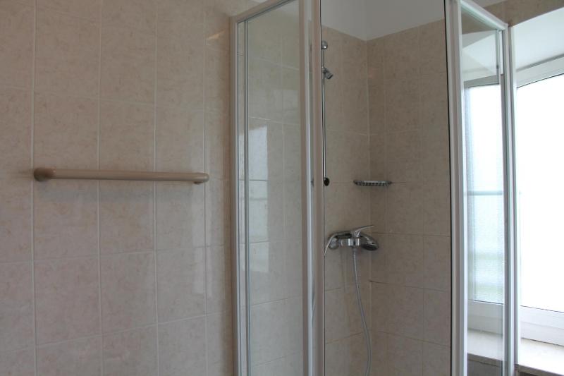 Single Room image 2