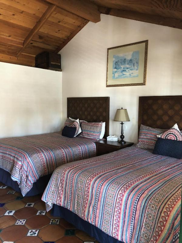 Queen Room with Two Queen Beds image 2