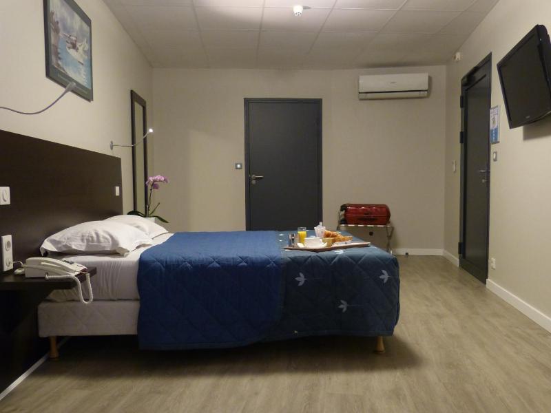 Superior Double Room image 3