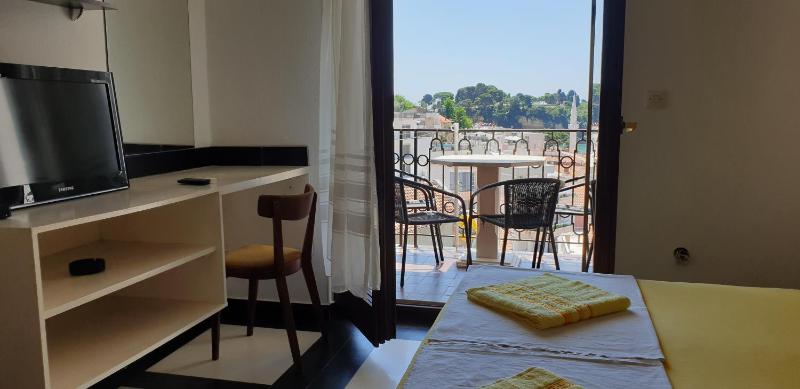 Two-Bedroom Apartment with Terrace and Sea View image 4