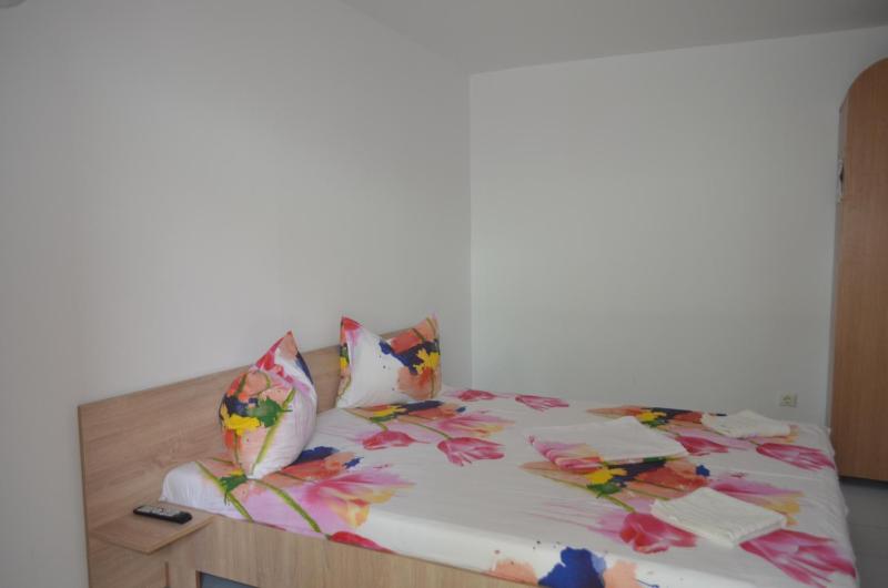 Standard Double Room image 3