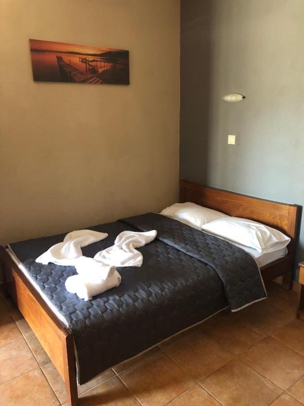 Studio with Sea and Mountain View image 4