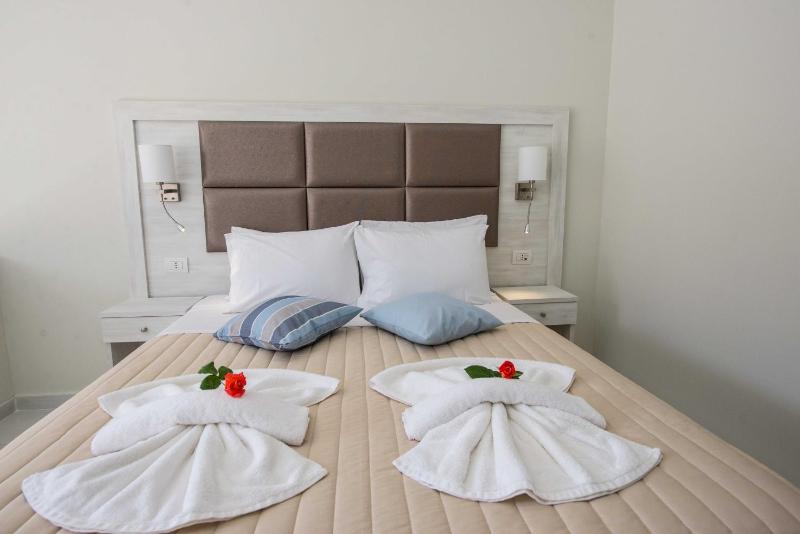 Junior Suite with Garden View image 1