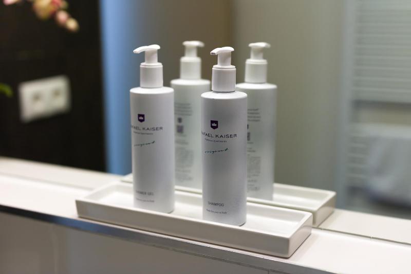 Deluxe Studio with Terrace image 3