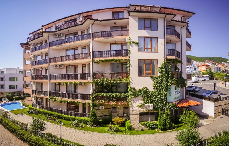 Mars Apartments in Complex Shipka - image 1