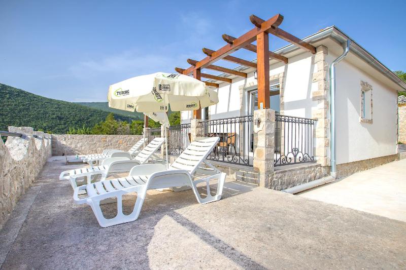 Superior Apartment image 3
