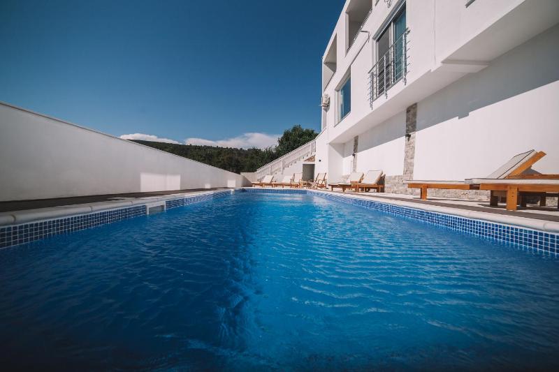 Belvedere Apartments - image 14