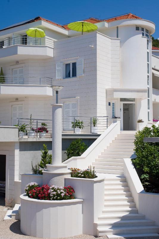 Apartments Bila Villa - image 11