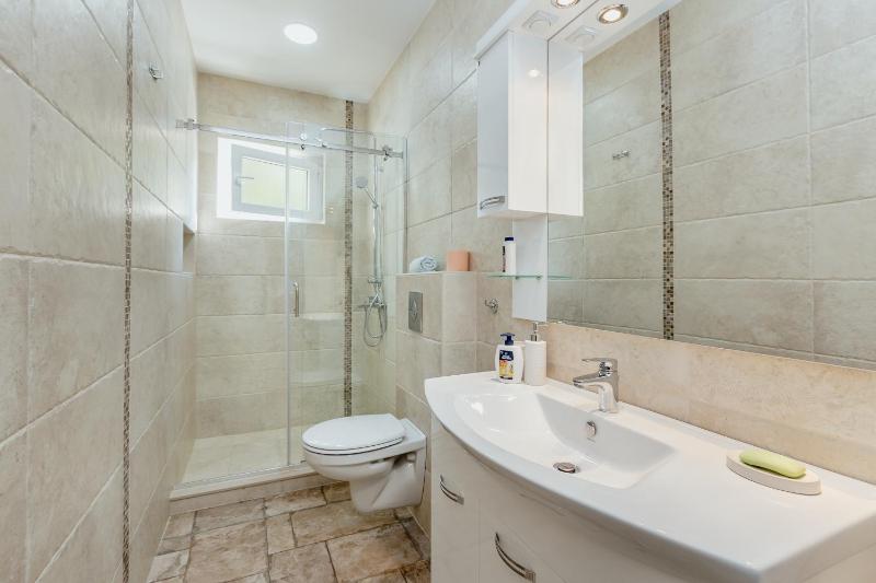 Apartment image 4