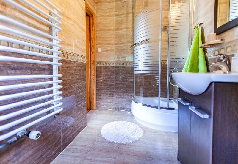Double Room with Private Bathroom image 3