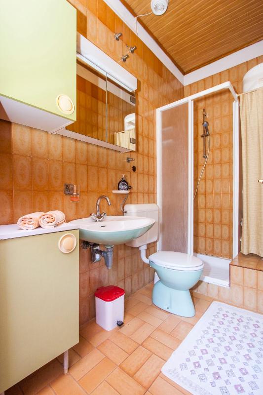 One-Bedroom Apartment image 2