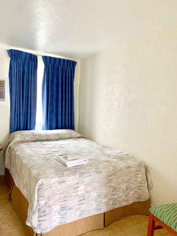 Standard Room with Two Double Beds image 4
