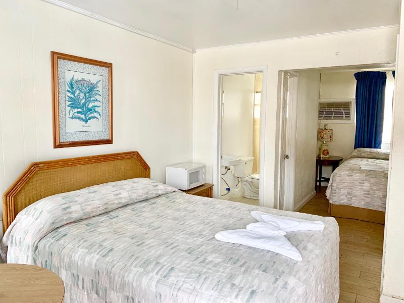 Standard Room with Two Double Beds image 3
