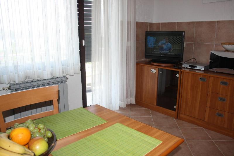 Two-Bedroom Apartment with Balcony with Sea View image 3