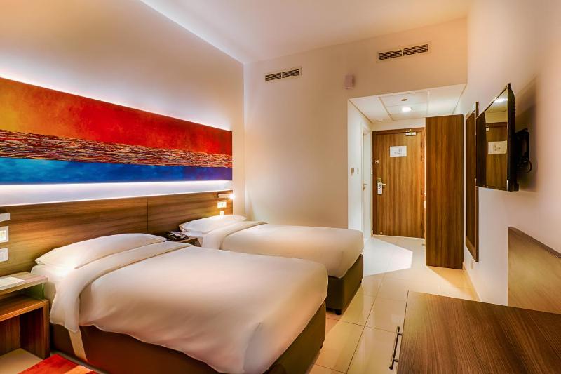  Twin Room with 20% off F&B