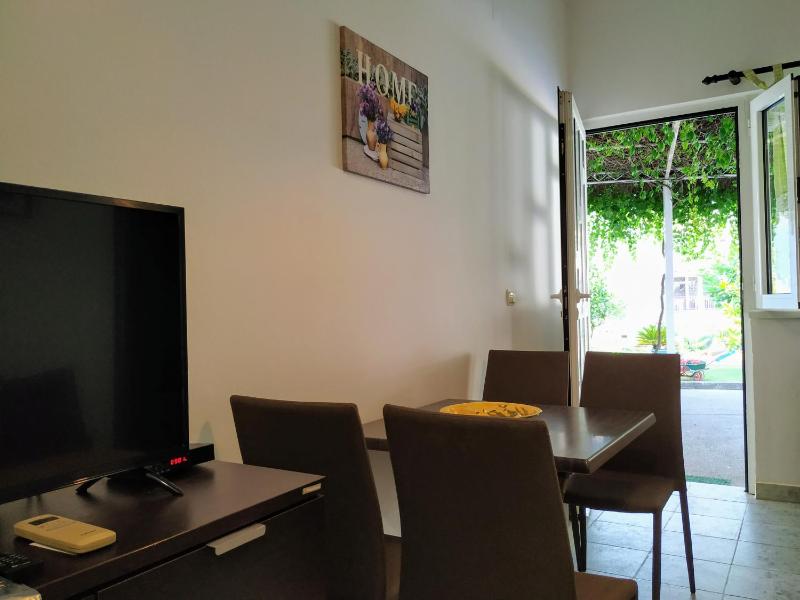 Apartment with Garden View image 4