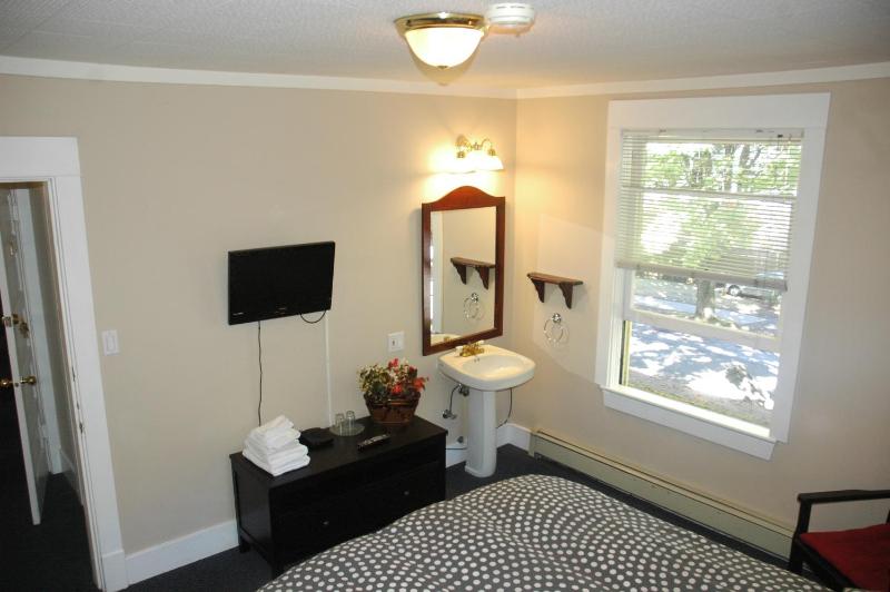 Douglas Guest House - image 14