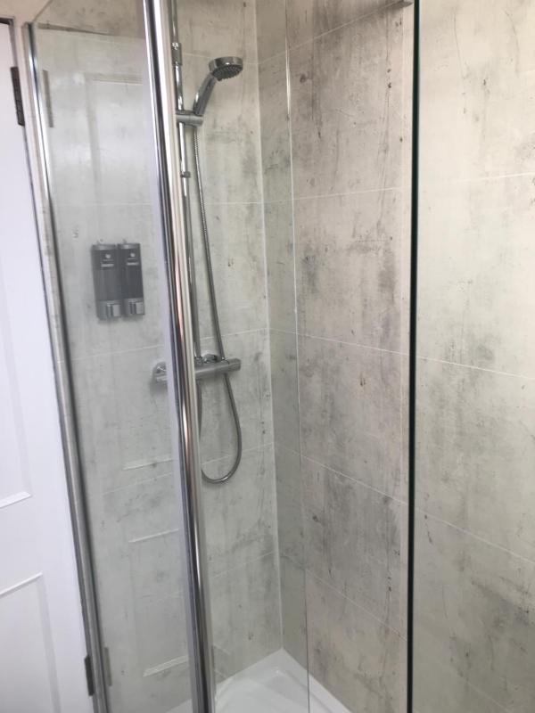 Single Room image 3