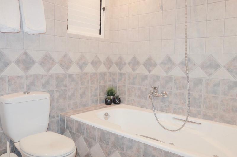 Suite with Spa Bath image 2