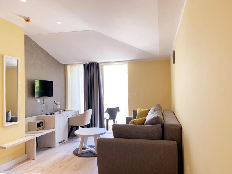 Double or Twin Room with Extra Bed image 1