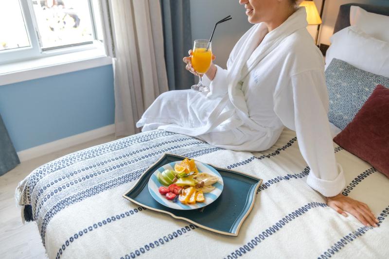 King Suite with Sea View image 4
