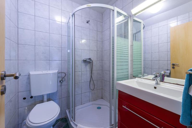 Three-Bedroom Apartment with Sea View image 2