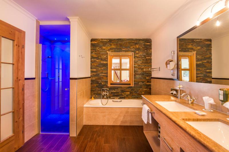 Suite image 2
