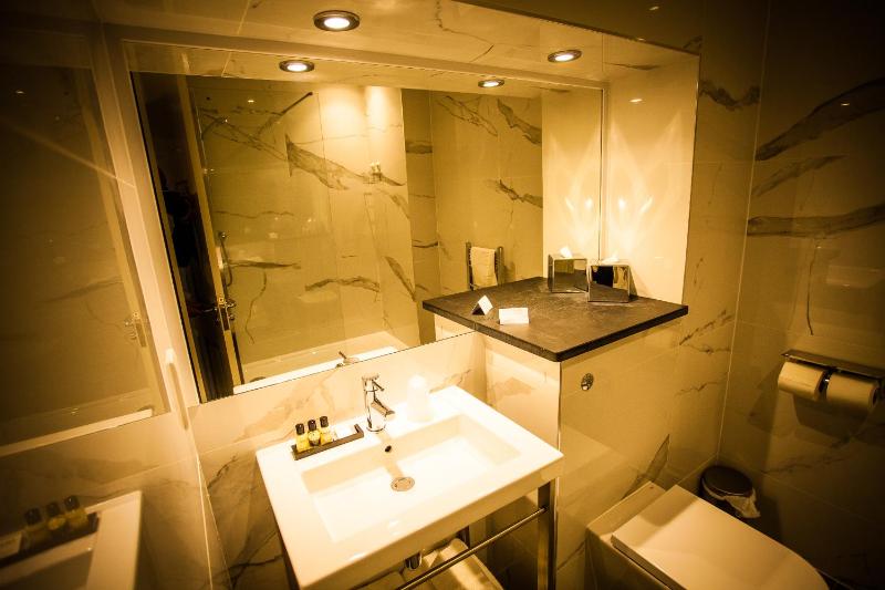 Superior Double Room image 3