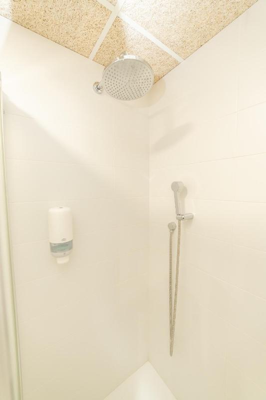 Double or Twin Room image 4