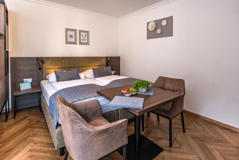 Studio Apartment image 1