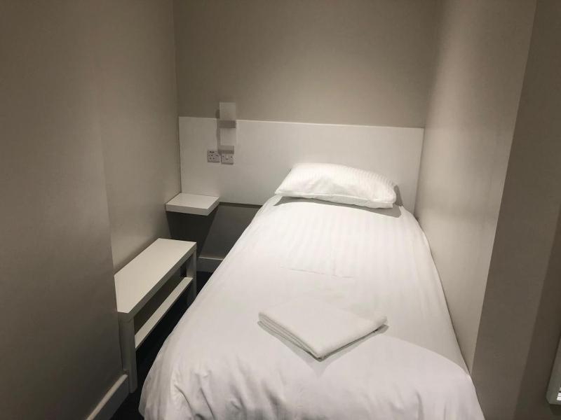 Single Room image 1