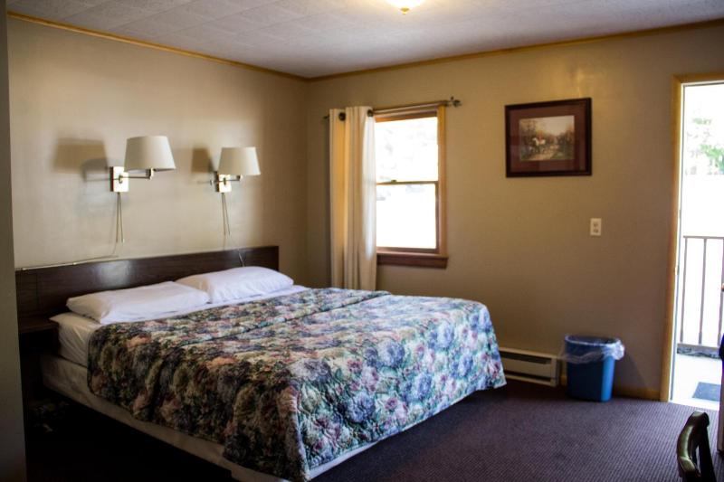 King Room image 2