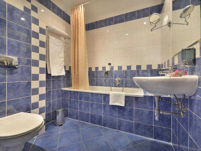 Double or Twin Room with Castle View image 2