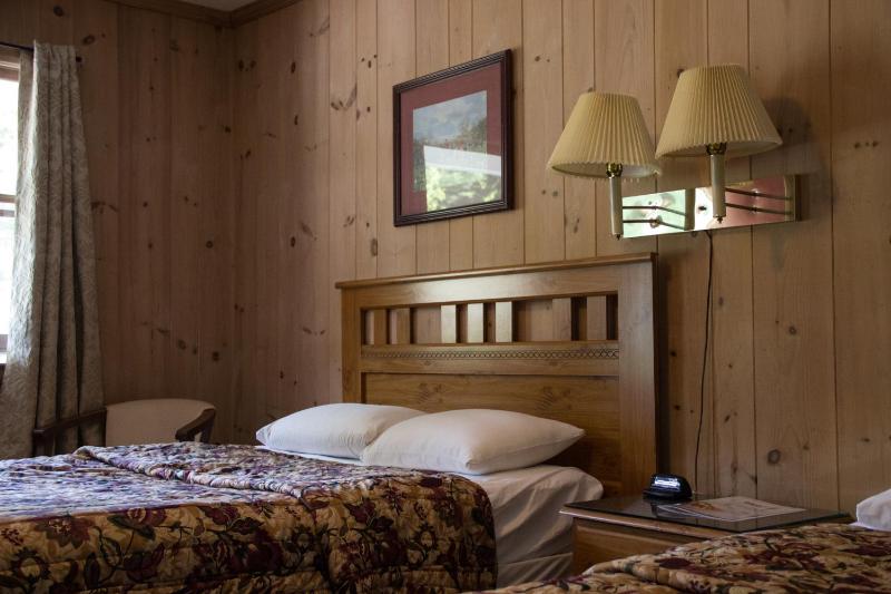 Double or Twin Room image 3