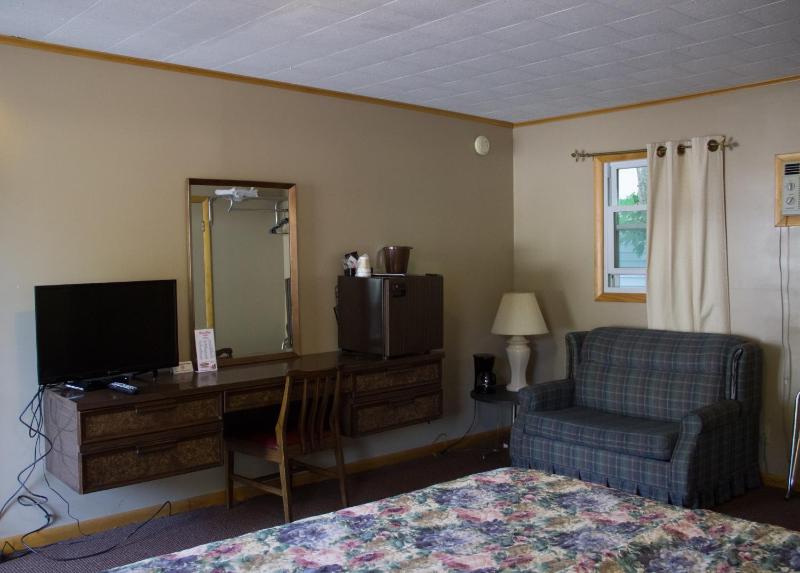 King Room image 3