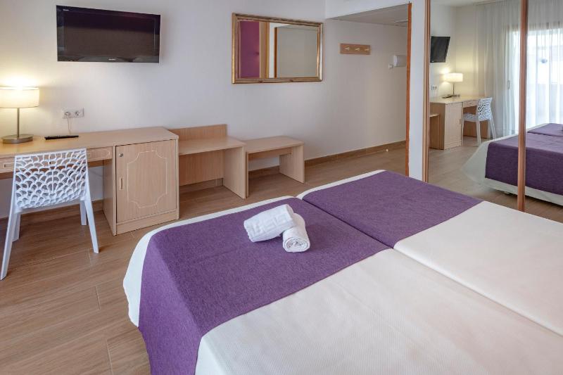 Ground Floor Triple Room (2 Adults + 1 Child) image 1