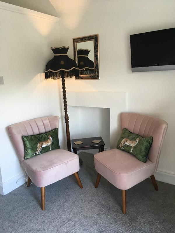 Double Room with River View image 4