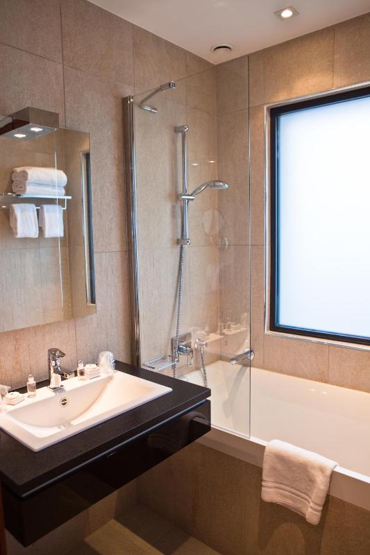 Deluxe Double Room with Balcony and Sea View image 4